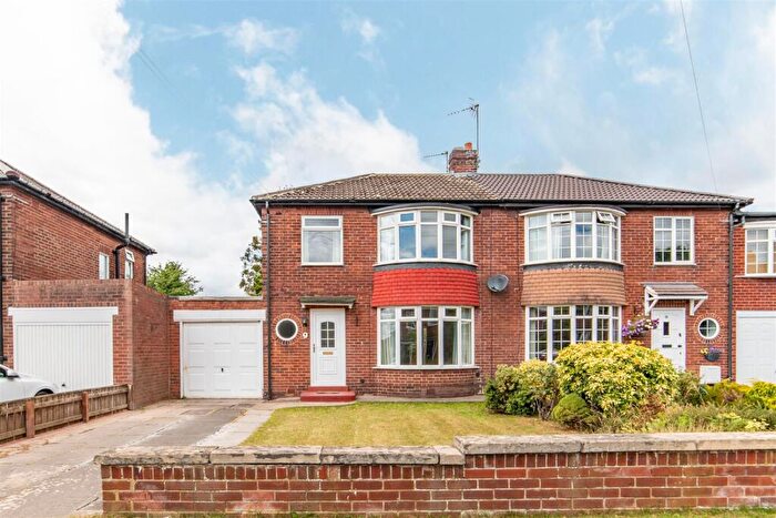 3 Bedroom Semi-Detached House For Sale In Clinton Place, Newcastle Upon Tyne, NE3