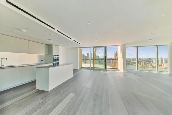 3 Bedroom Flat To Rent In Cutter Lane, London, SE10