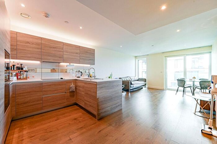 2 Bedroom Flat For Sale In Hampton Apartments, Woolwich, London, SE18