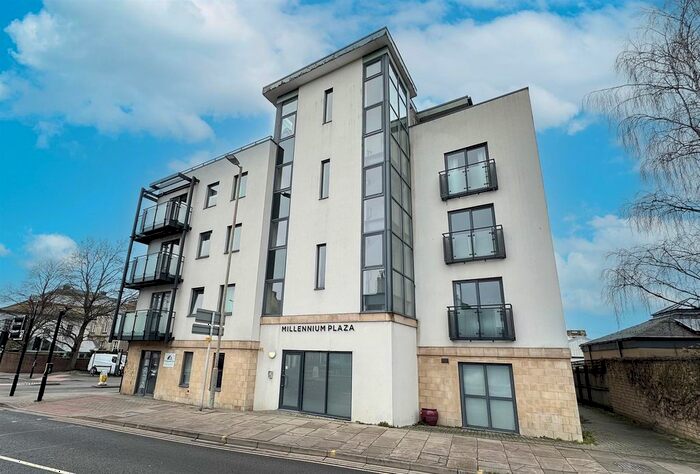 2 Bedroom Flat To Rent In Town Centre, Cheltenham, GL52