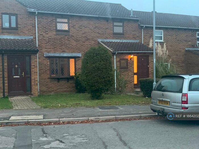 3 Bedroom Terraced House To Rent In Chilcombe Way, Reading, RG6