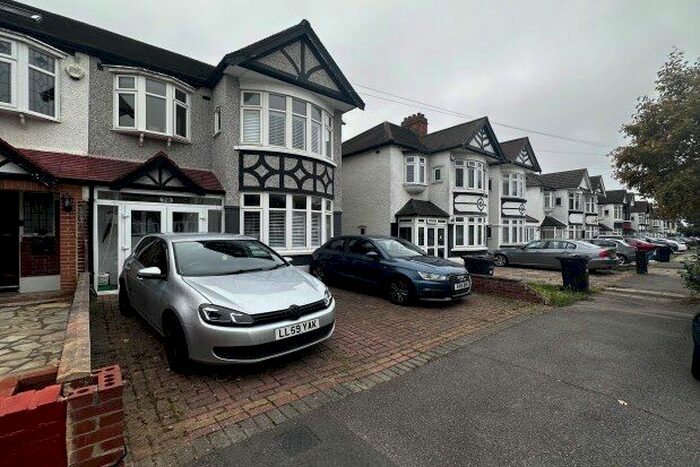 3 Bedroom Property To Rent In Highwood Gardens, Ilford, IG5