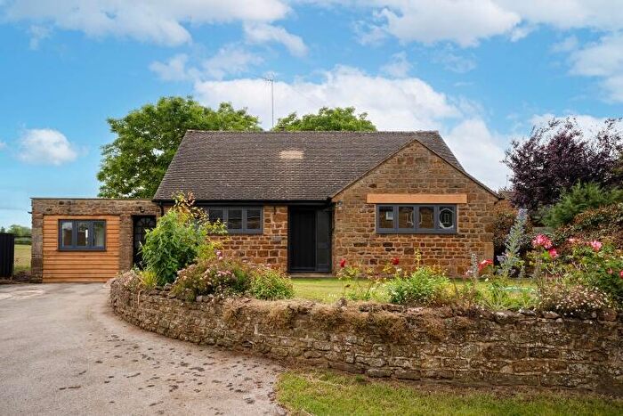 4 Bedroom Detached Bungalow To Rent In West Street Shutford, OX15