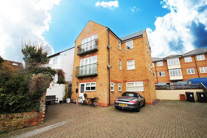 1 Bedroom Apartment To Rent In Figtree Hill, Hemel Hempstead, HP2