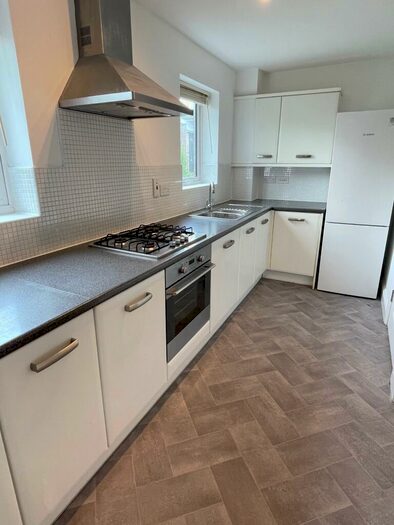 3 Bedroom Town House To Rent In Woodhead Drive, Chesterton, Cambridge, CB4