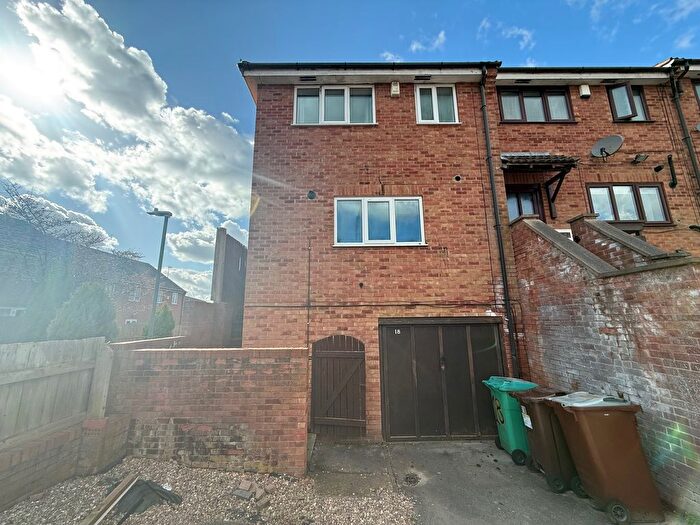 3 Bedroom Property To Rent In Harvest Close, Nottingham, NG5