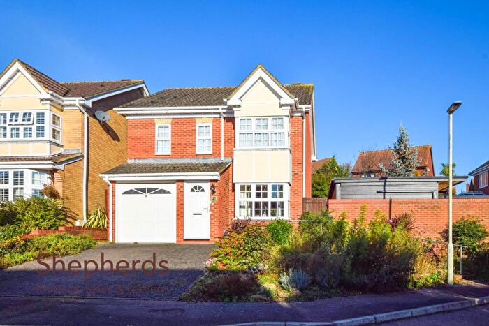 3 Bedroom Detached House For Sale In The Poplars, West Cheshunt, EN7