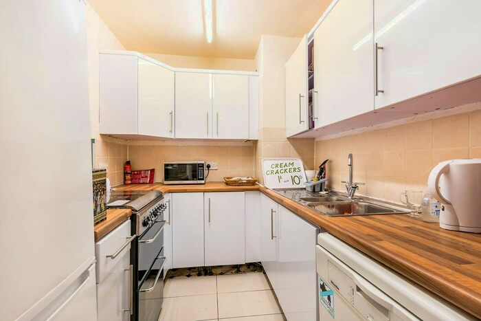 2 Bedroom Flat To Rent In Inverness Terrace, Queensway, London, W2