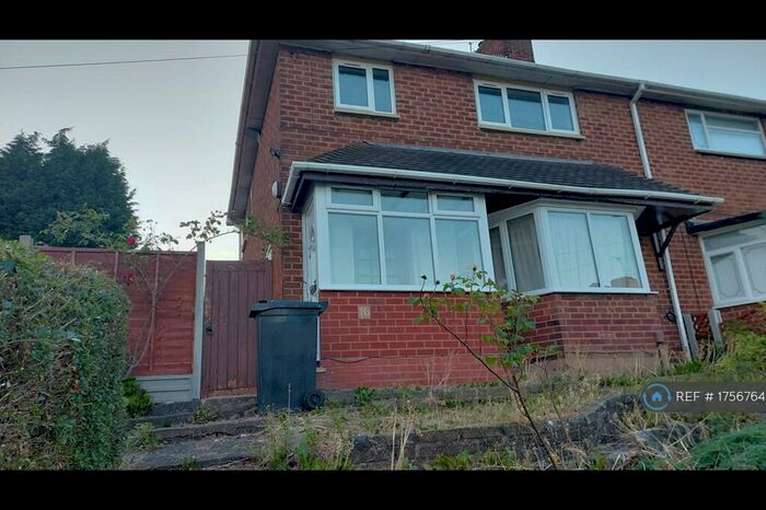4 Bedroom Semi-Detached House To Rent In Talbot Road, Dudley, DY2