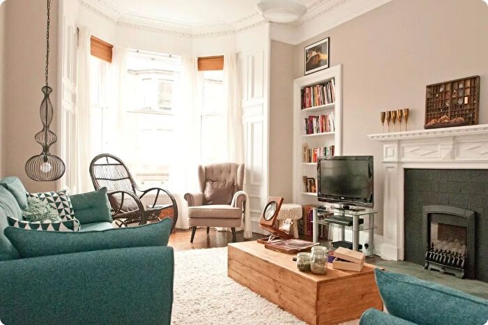 3 Bedroom Flat To Rent In , Montpelier Park, Edinburgh, EH10