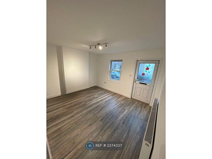 3 Bedroom End Of Terrace House To Rent In Great Queen Street, Dartford, DA1