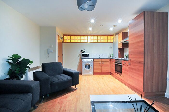 2 Bedroom Flat To Rent In Ludgate Hill, Manchester, M4