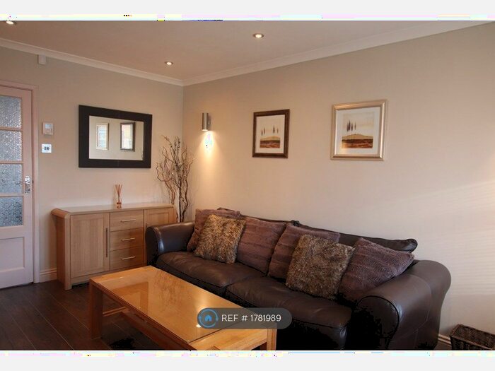 2 Bedroom End Of Terrace House To Rent In Windmill Court, Newcastle Upon Tyne, NE2