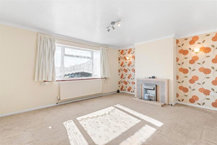 2 Bedroom Flat For Sale In Willingdon Court, The Triangle, Lower Willingdon, Eastbourne, BN20