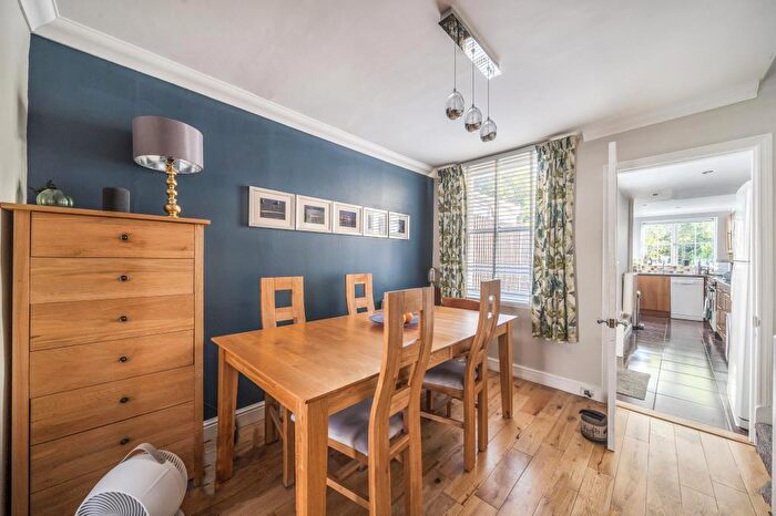2 Bedroom Terraced House For Sale In East Reading, Berkshire, RG1