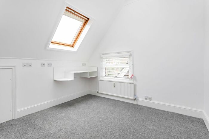Studio To Rent In Upton Road, Watford, WD18