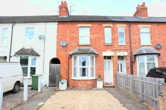 3 Bedroom Terraced House To Rent In Wolverton Road, Milton Keynes, MK16