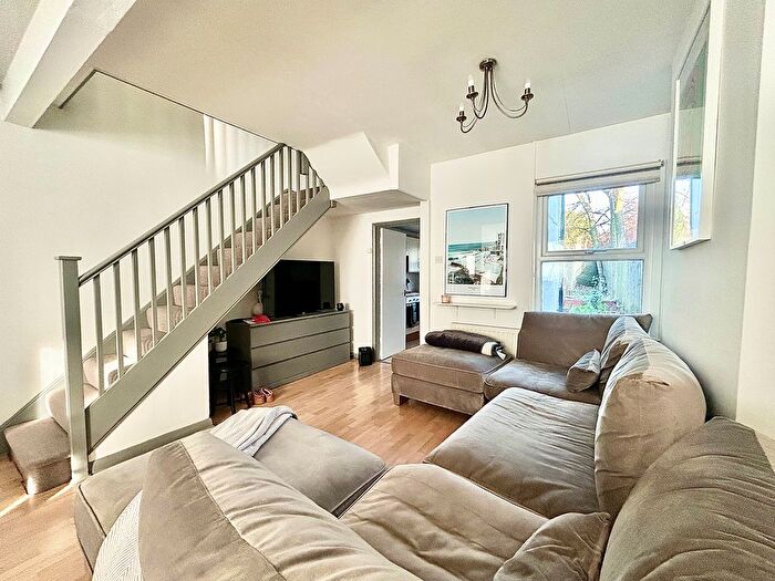 2 Bedroom Property To Rent In Hawthorne Road, London, E17