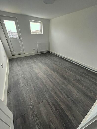 1 Bedroom Flat To Rent In Ley Street, Ilford, IG2