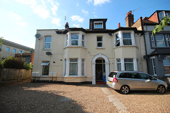 3 Bedroom Flat To Rent In Chaplin Road, Wembley, Middlesex, HA0