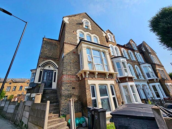 Studio To Rent In St. Mark's Rise, Dalston, E8