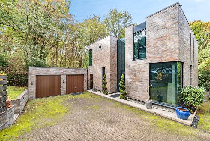 5 Bedroom Detached House To Rent In Warren Lane, Stanmore, HA7