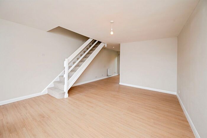 3 Bedroom End Of Terrace House For Sale In Medway Road, Worcester, WR5