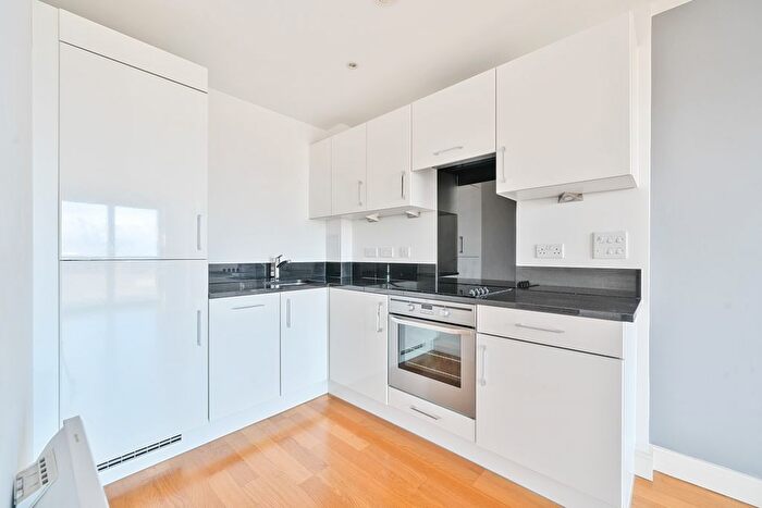 1 Bedroom Flat To Rent In Dock Head Road, Chatham, ME4