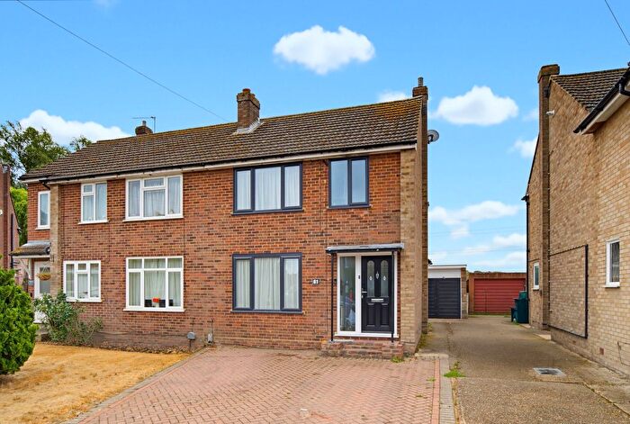 3 Bedroom Semi Detached House For Sale In Fullerton Road, Byfleet, KT14