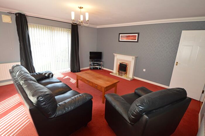 3 Bedroom Flat To Rent In Finchlay Court, Middlesbrough, TS5