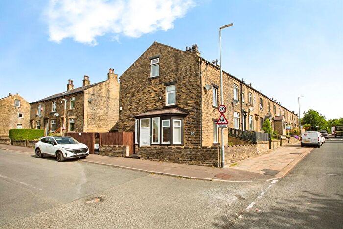 3 Bedroom End Of Terrace House For Sale In Beechwood Avenue, Halifax, HX2