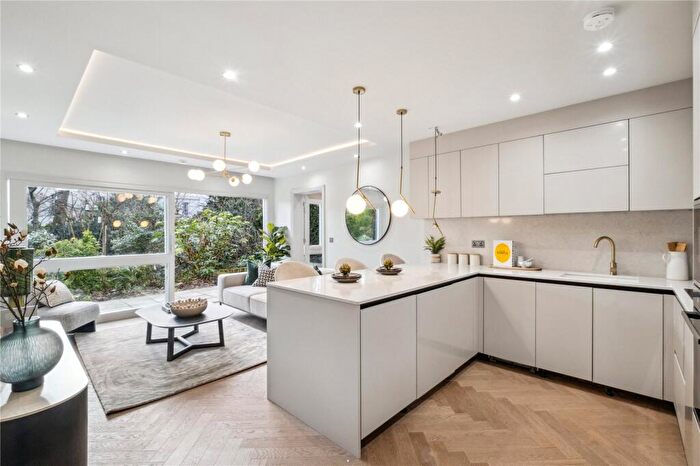 2 Bedroom Flat For Sale In Park Village East, London, NW1