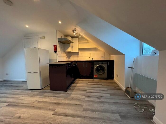 Studio To Rent In Brockley Road, London, SE4