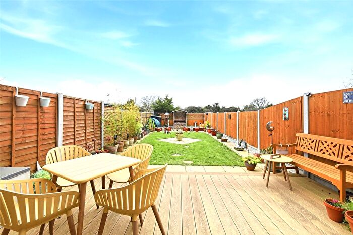 3 Bedroom Terraced House For Sale In Alexandra Road, Great Wakering, Essex, SS3