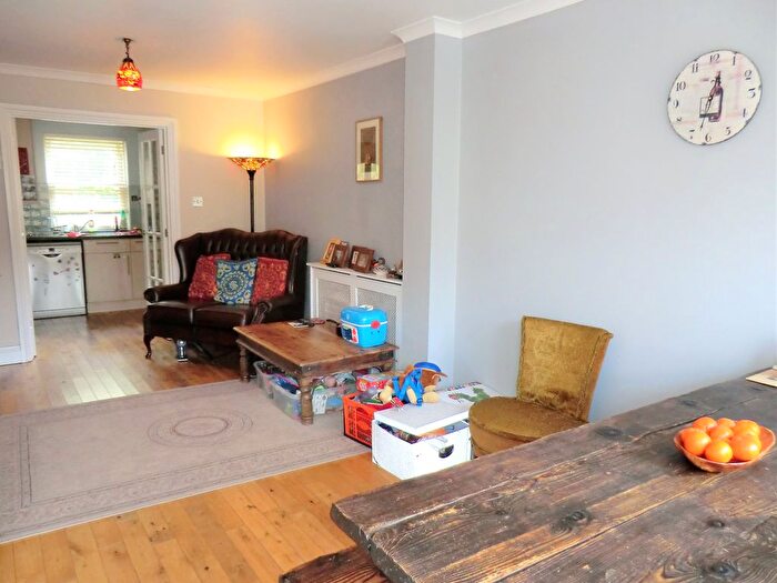 3 Bedroom End Of Terrace House To Rent In Normandy Road, St Albans, AL3