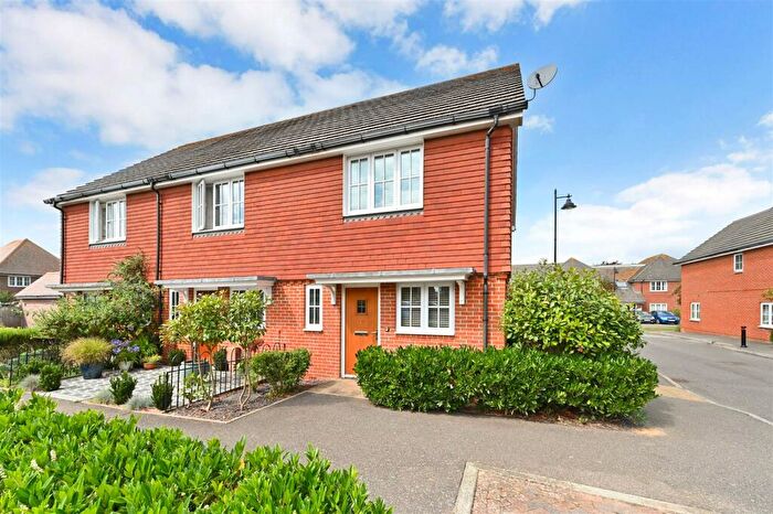 2 Bedroom End Of Terrace House To Rent In Deanery Square, North Bersted, PO21