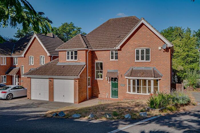 4 Bedroom Detached House For Sale In Howard Close, Chandler's Ford, SO53