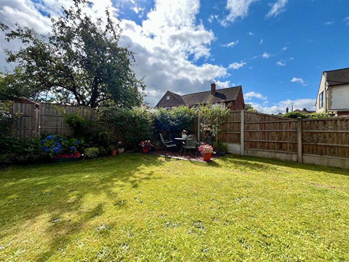 3 Bedroom Detached House For Sale In De Quincey Road, West Timperley, Altrincham, WA14