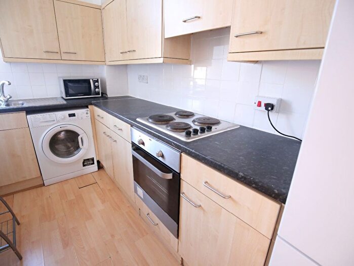 2 Bedroom Flat To Rent In Holloway Road, London, N19