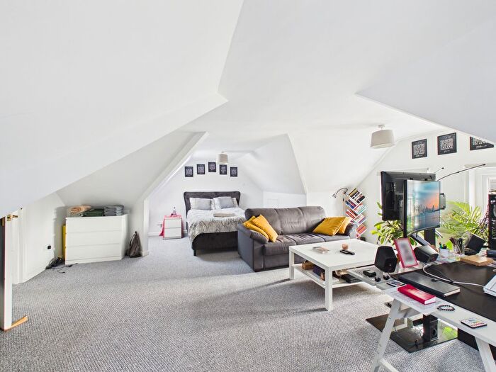 Studio To Rent In West Street, Marlow, Buckinghamshire, SL7