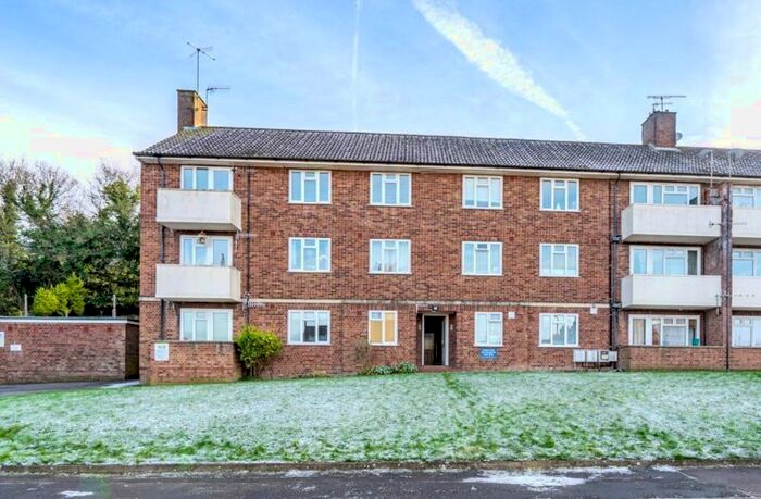 2 Bedroom Flat To Rent In Victoria Road, Chesham HP5