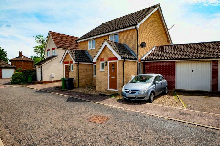 2 Bedroom Semi-Detached House For Sale In Oak Close, Tasburgh, Norwich, NR15