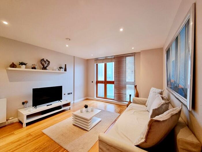 1 Bedroom Apartment To Rent In Watermans Place Wharf Approach Leeds, LS1