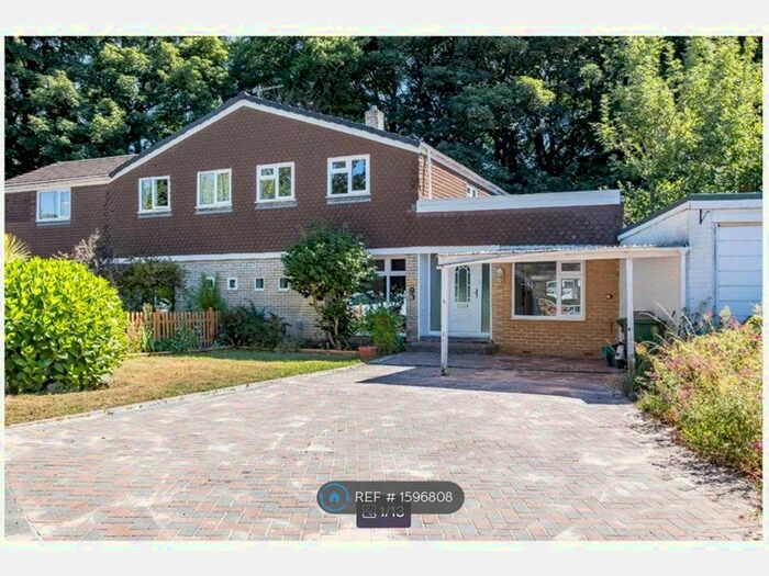 5 Bedroom Semi-Detached House To Rent In Edmund Close, Bristol, BS16