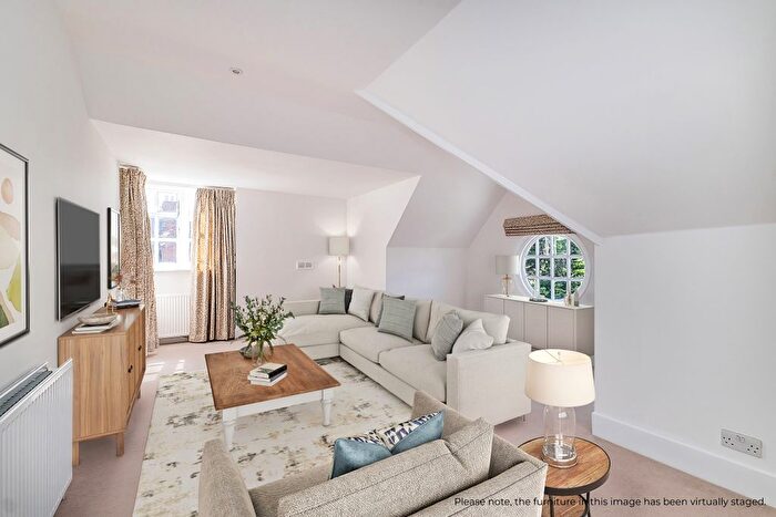 3 Bedroom Flat To Rent In The Grange, London, SW19