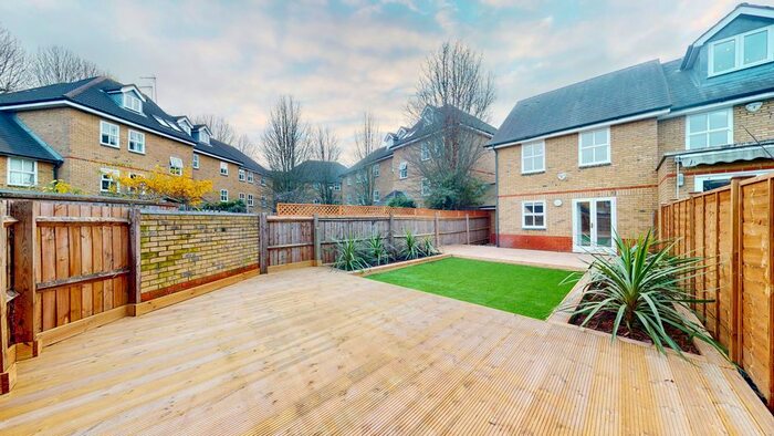 3 Bedroom Semi-Detached House To Rent In Bridge Street, London, W4