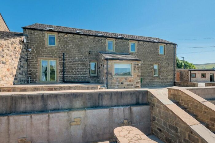 5 Bedroom Barn Conversion For Sale In Low Barn And Low Cottage, Skipton, BD20