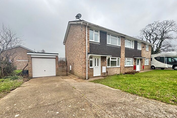 3 Bedroom Semi Detached House For Sale In Cranbourne Park, Hedge End, SO30