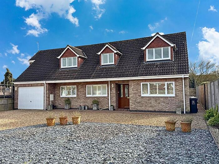 4 Bedroom Detached House For Sale In The Crescent, Nettleham, Lincoln, LN2