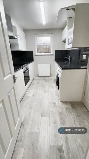 Studio To Rent In Meads Road, London, N22